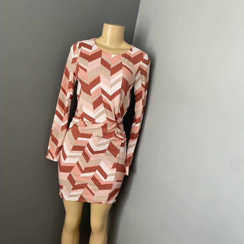 Geometric Bodycon twist dress size small